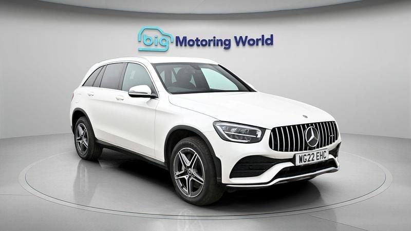 Used Mercedes GLC300e AMG line 320 HP (235 kW) 2022 White Estate