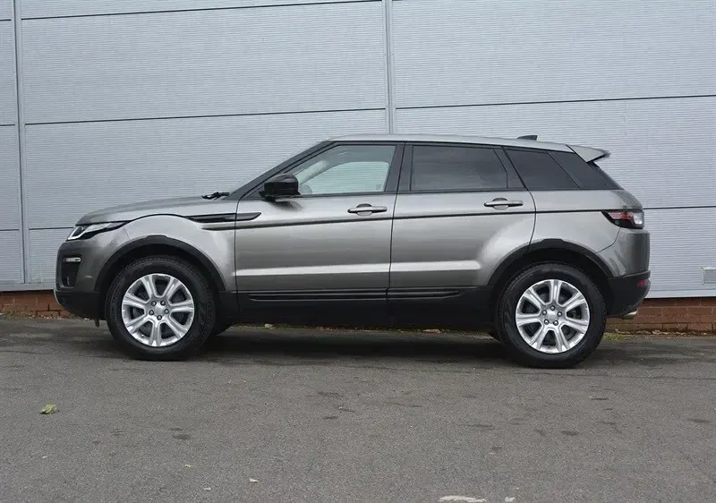 Used Land Rover Range Rover evoque SE 180 HP (132 kW) 2018 Silver SUV