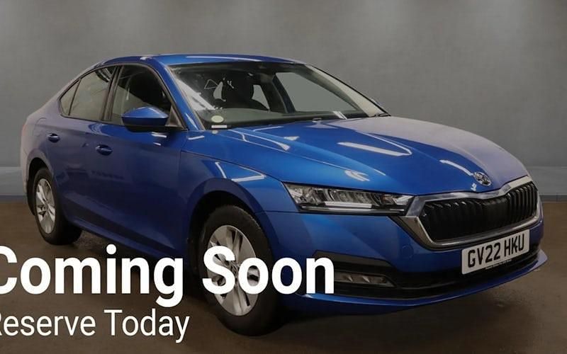 Blue Used 2022 Skoda Octavia SE Hatchback | £13,599 (Fair price) - Image 1/2