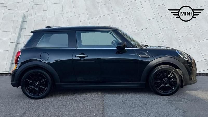 Used Mini Cooper Classic 134 HP (98 kW) 2022 Black Hatchback