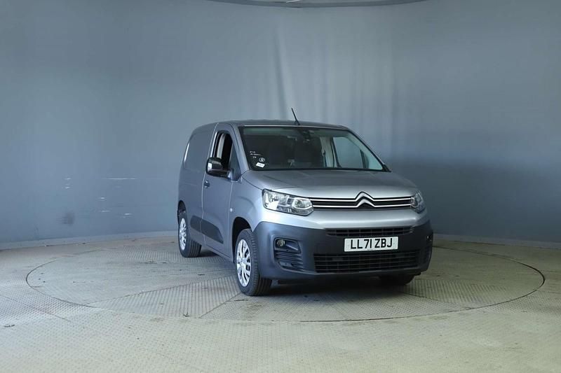 Used Citroën Berlingo 130 HP (95 kW) 2021 Grey MPV