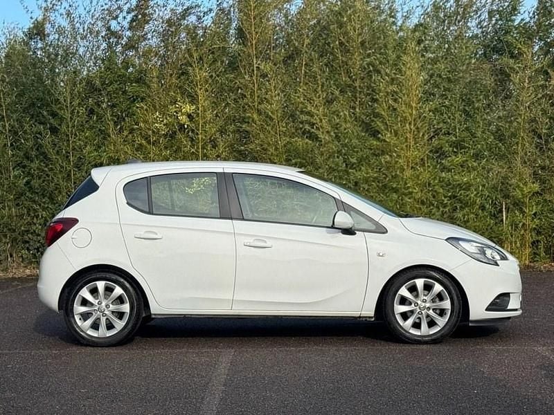 Used Vauxhall Corsa 90 HP (66 kW) 2016 White Hatchback