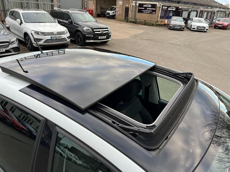 Used VW Polo Edition 90 HP (66 kW) 2017 White Hatchback