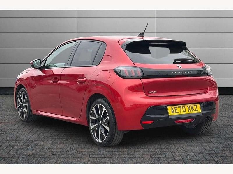 Used Peugeot 208 Allure Premium 101 HP (74 kW) 2020 Red Hatchback