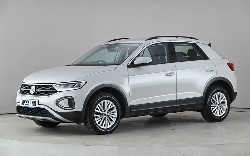 Usado VW T-Roc Life 110 HP (80 kW) 2024 SUV