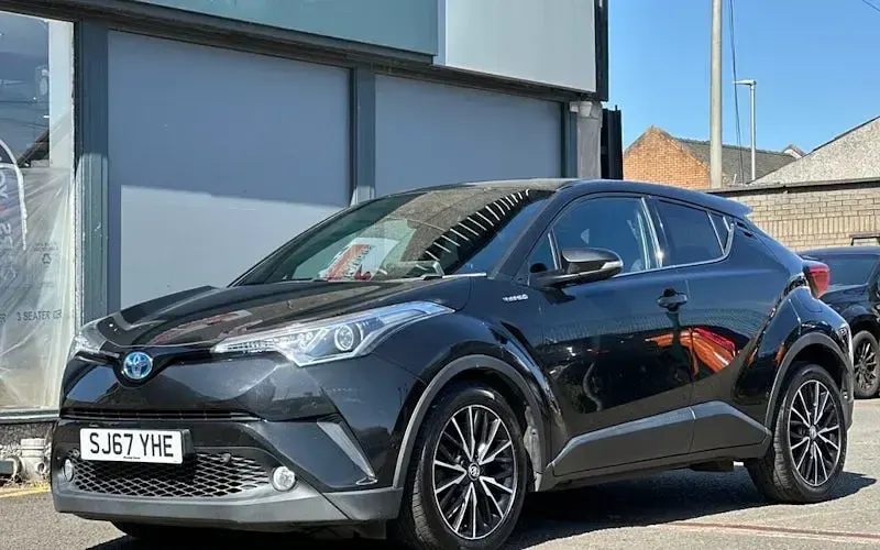 Used Toyota C-HR 122 HP (89 kW) 2017 Black SUV