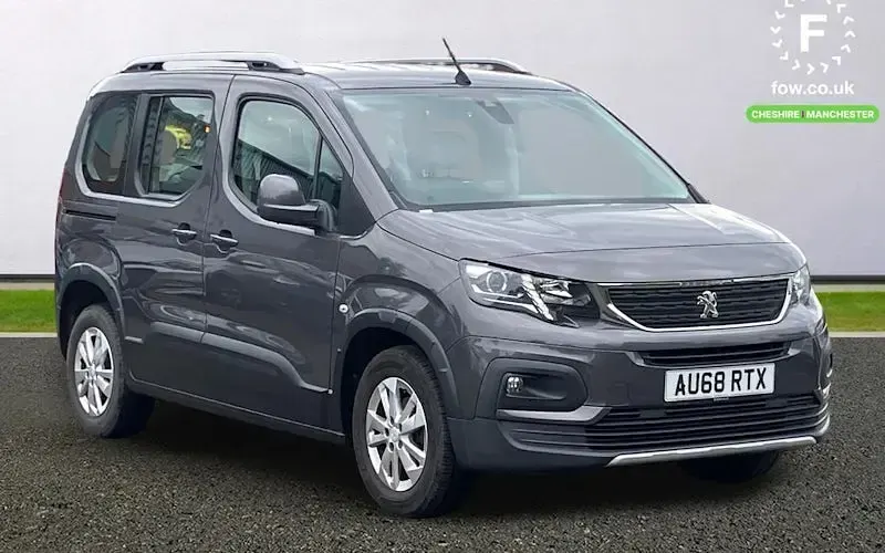 Second-hand Peugeot Rifter Allure 102 CP (75 kW) 2023 Monovolum
