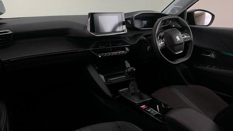 Used Peugeot 208 Allure Premium 99 HP (72 kW) 2022 Grey Hatchback