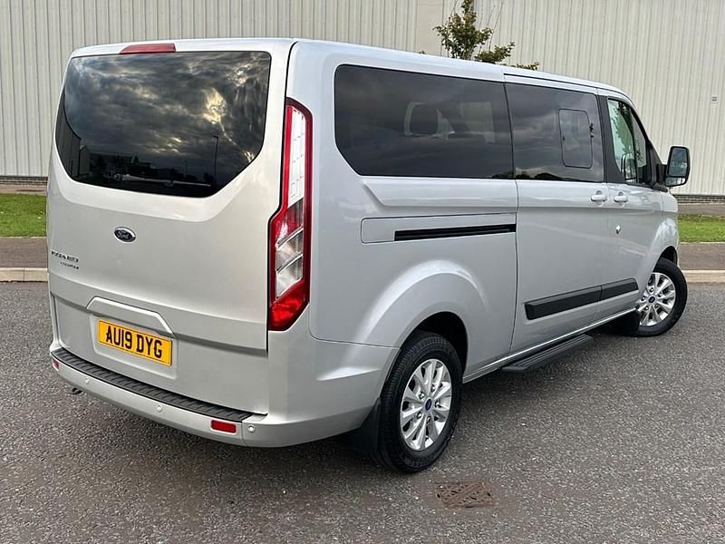 Used Ford Tourneo Zetec 130 HP (95 kW) 2019 Silver MPV