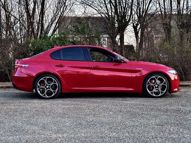 Used Alfa Romeo Giulia Veloce 280 HP (205 kW) 2023 Red Sedan