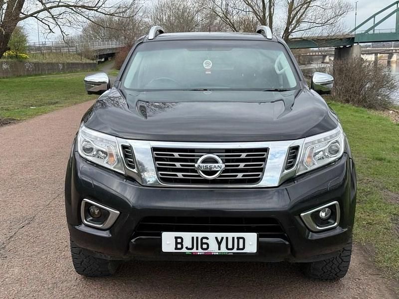 Used Nissan Navara Tekna 190 HP (139 kW) 2016 Black Pickup