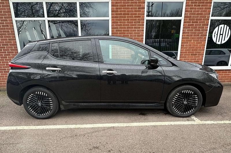 Used Nissan Leaf N-Connecta 110 kW (150 HP) 2022 Black Hatchback