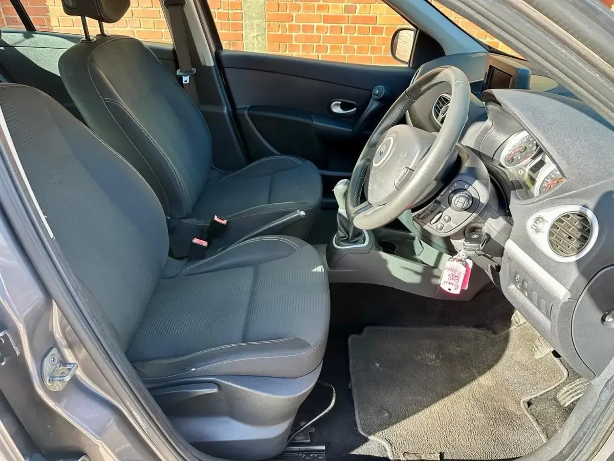 Używany Renault Clio II Dynamique 2010 Szary Hatchback