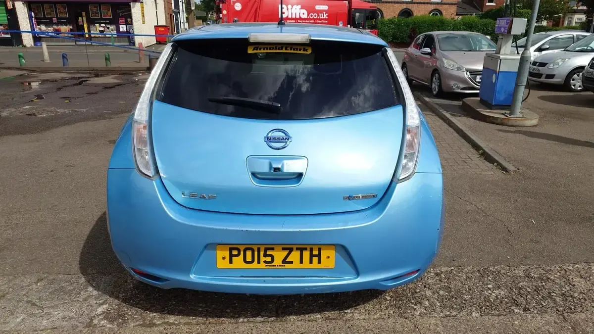 Used Nissan Leaf Acenta 80 kW (109 HP) 2015 Blue Hatchback