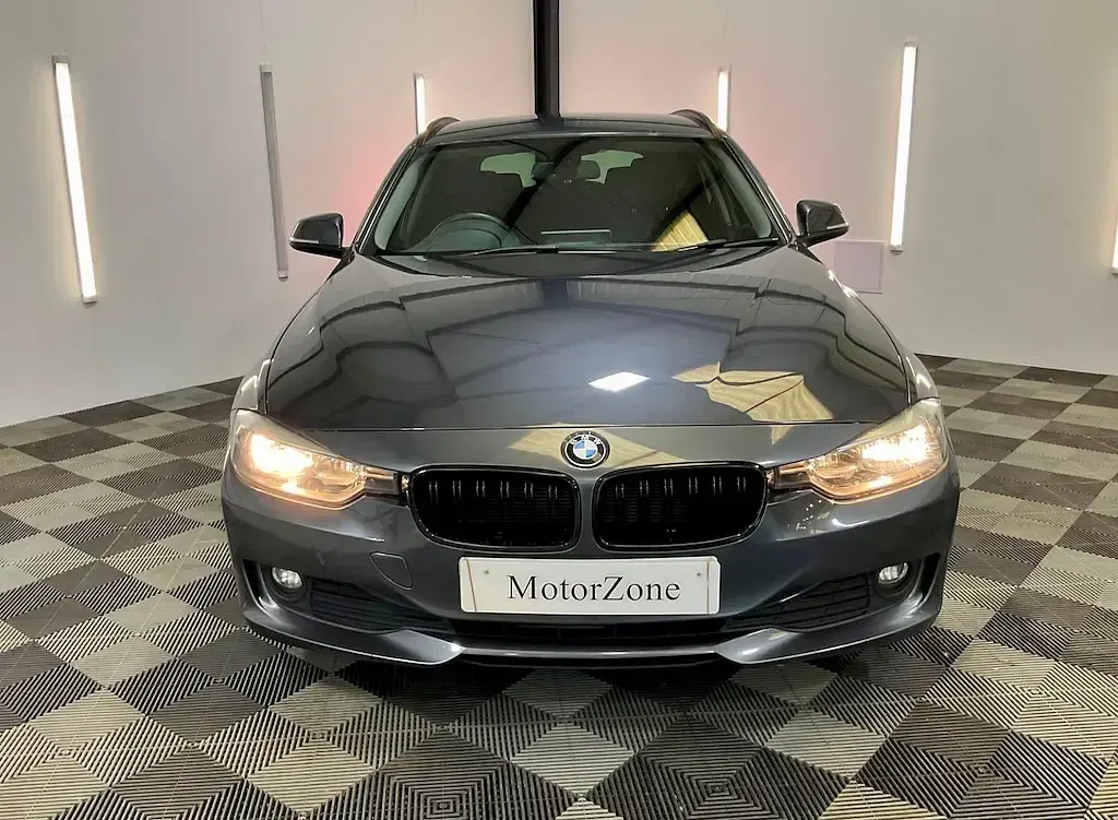Begagnad BMW 320 Efficient Dynamics 161 HK (118 kW) 2015 Grå Kombi