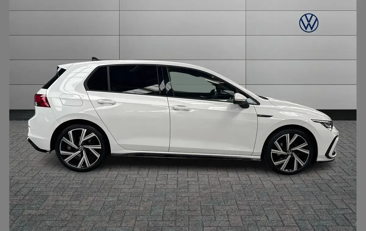 Used VW Golf VIII R-line 150 HP (110 kW) 2023 White Hatchback