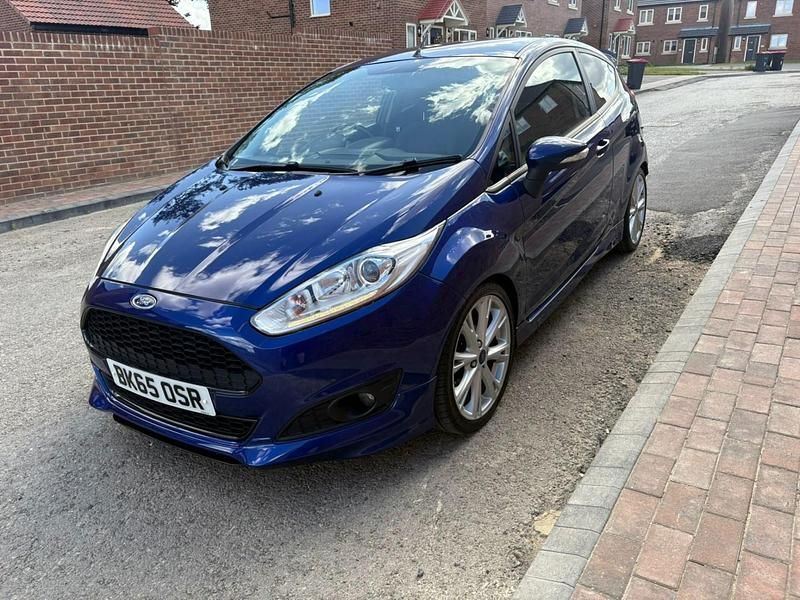 Used Ford Fiesta Zetec 2015 Blue Hatchback