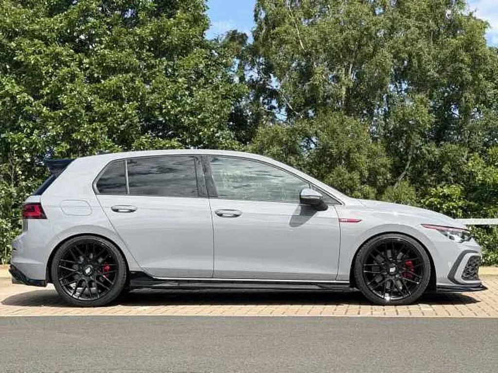 Used VW Golf VIII GTI 245 HP (180 kW) 2023