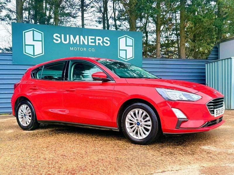Used Ford Focus Titanium 120 HP (88 kW) 2021 Red Hatchback