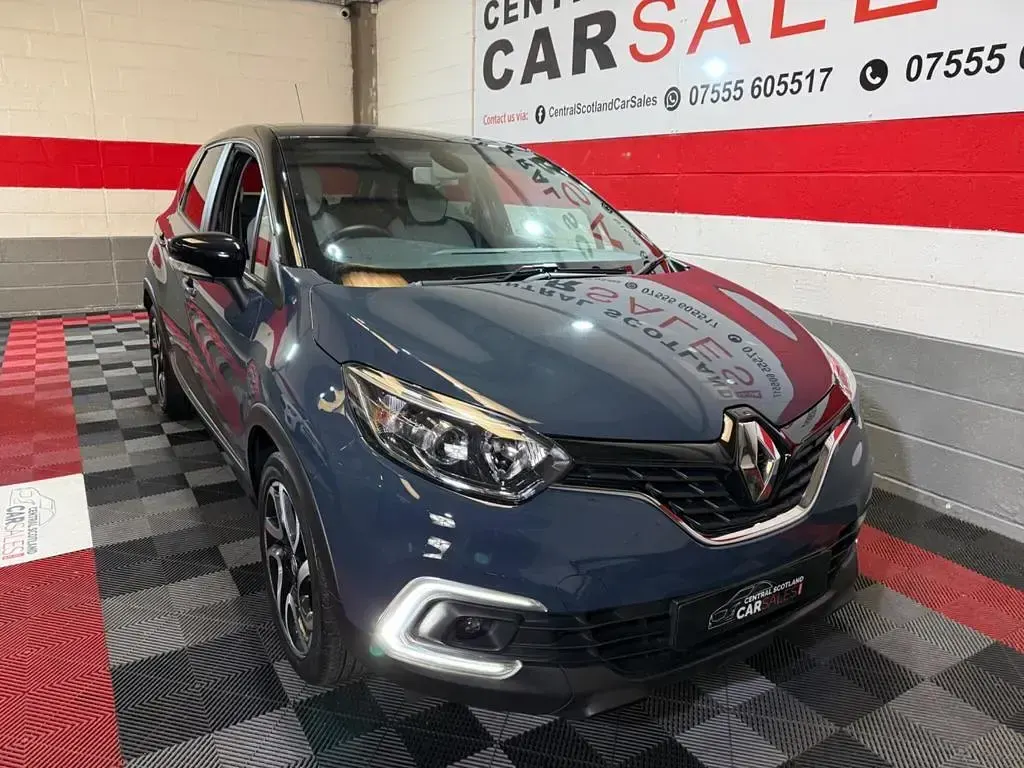 Used Renault Captur Iconic 90 HP (66 kW) 2019 Blue SUV