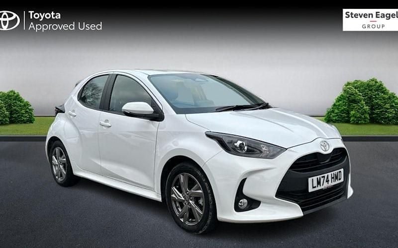 Used 2025 Toyota Yaris Hybrid Hatchback | £18,541 (Good price) - Image 1/4