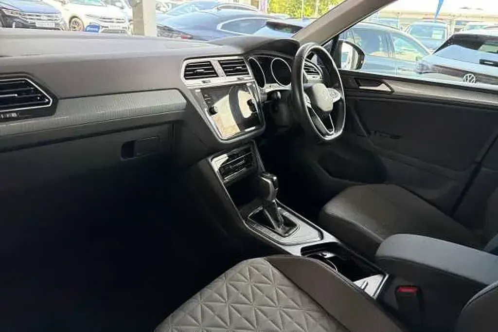Used VW Tiguan Life 150 HP (110 kW) 2022 Grey SUV