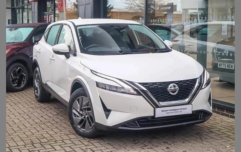White Used 2022 Nissan Qashqai Acenta Premium SUV | £15,691 (Super price) - Image 1/4