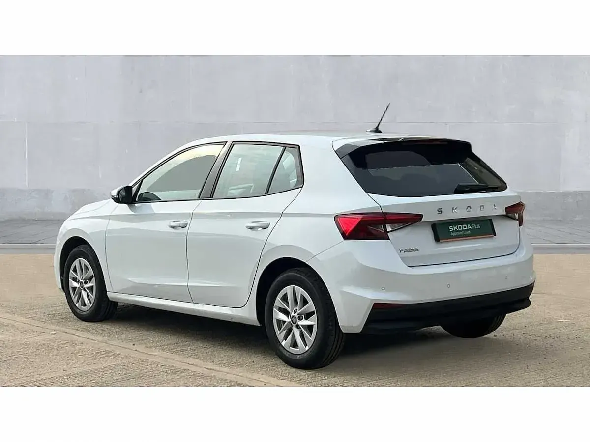 Used Skoda Fabia SE 80 HP (58 kW) 2025 Moon white metallic Hatchback