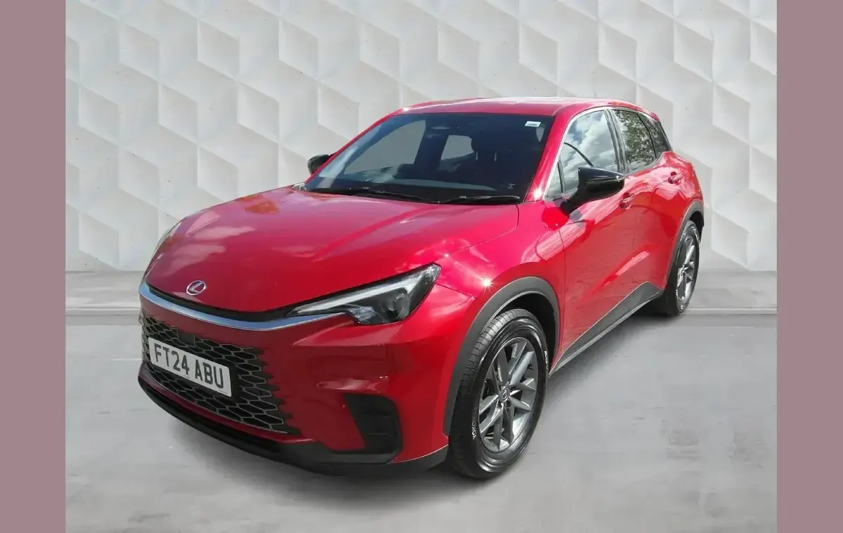Used Lexus LBX 136 HP (100 kW) 2024 Red SUV