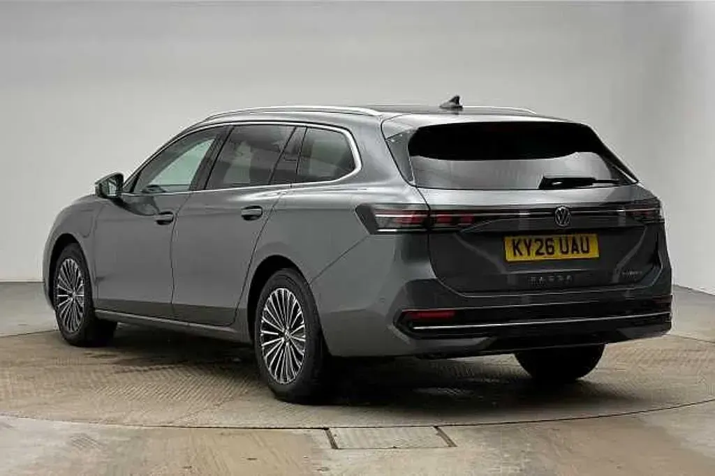 Nuevo VW Passat Elegance 204 CV (150 kW) 2026 Gris Familiar