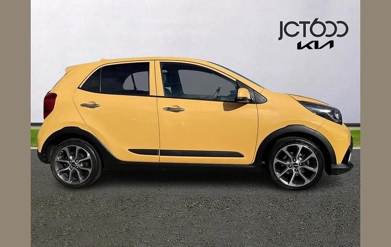 Used Kia Picanto X-Line 67 HP (49 kW) 2022 Yellow Hatchback