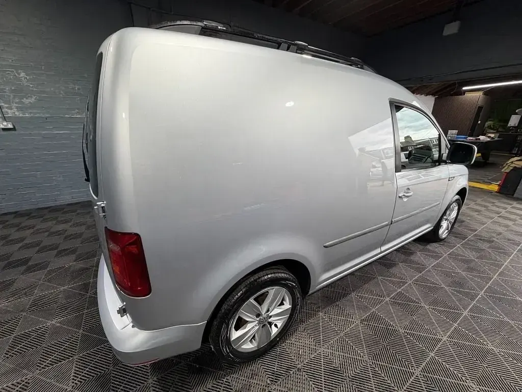 Begagnad VW Caddy Highline 2019 Silver Minibuss