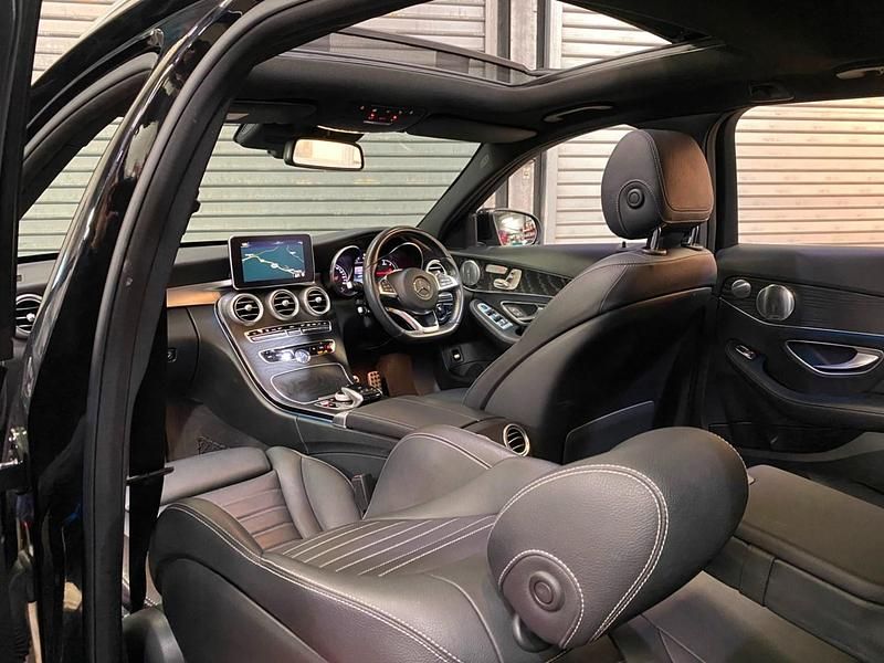 Used Mercedes C220 AMG Line Premium Plus 170 HP (125 kW) 2017 Black Estate