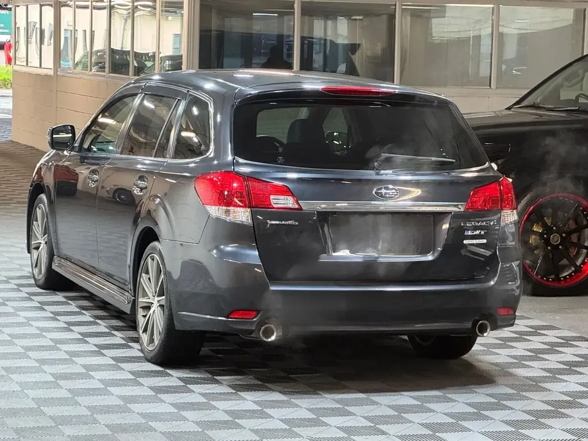 Used Subaru Legacy GT 300 HP (220 kW) 2002 Grey