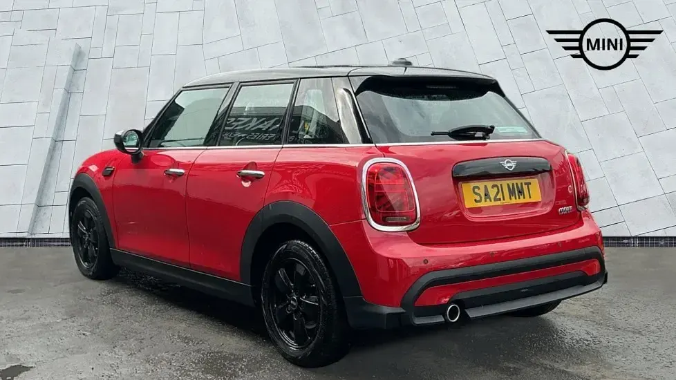 Used Mini Cooper Classic 134 HP (98 kW) 2021 Red Hatchback
