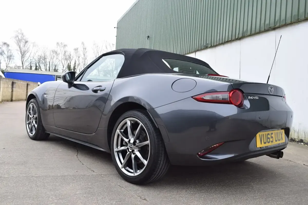 Used Mazda MX5 Inclusive 160 HP (117 kW) 2015 Grey Cabriolet