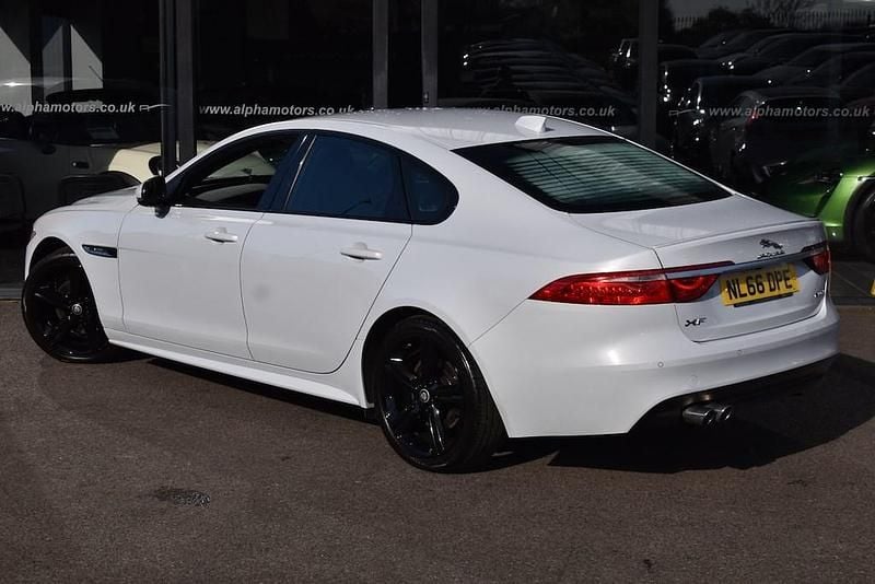 Used Jaguar XF R-Sport 180 HP (132 kW) 2016 White Sedan