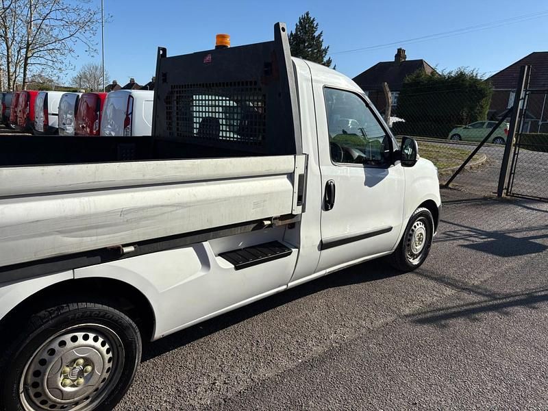 Used Fiat Doblò 90 HP (66 kW) 2016 White MPV