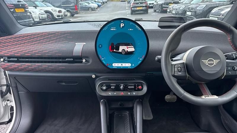 Used Mini Cooper SE Hatch 158 kW (215 HP) 2024 White Hatchback
