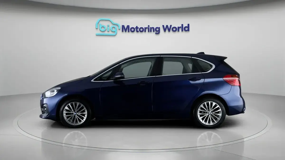 Used BMW 220 Active Tourer Luxury Line 187 HP (137 kW) 2018 Blue MPV