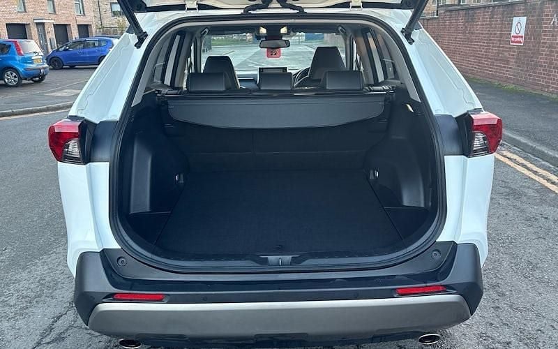 Used Toyota RAV4 218 HP (160 kW) 2025 Estate