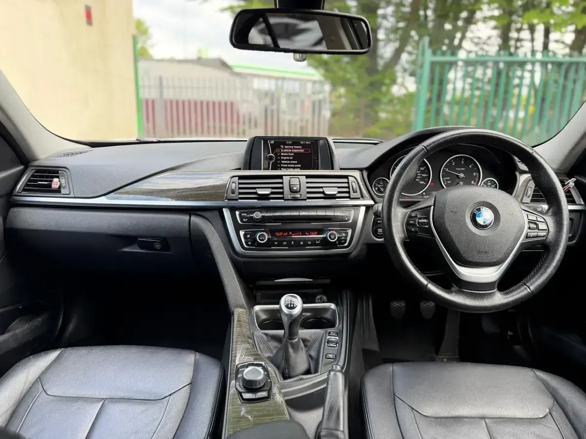 Used BMW 318 Luxury Line 2013 Silver Sedan