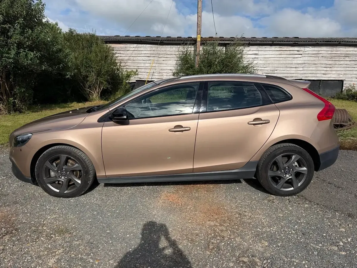 Used Volvo V40 2015 Bronze Hatchback