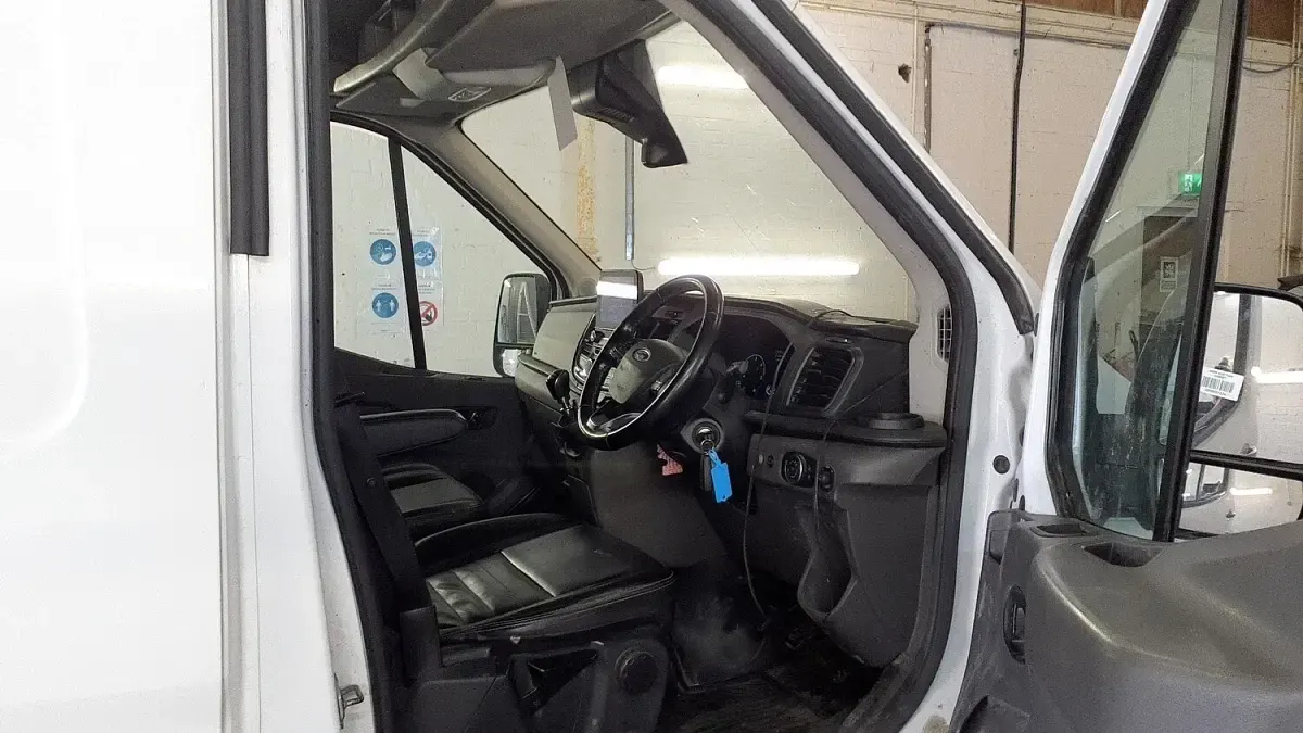 Used Ford Transit 130 HP (95 kW) 2022 White Van