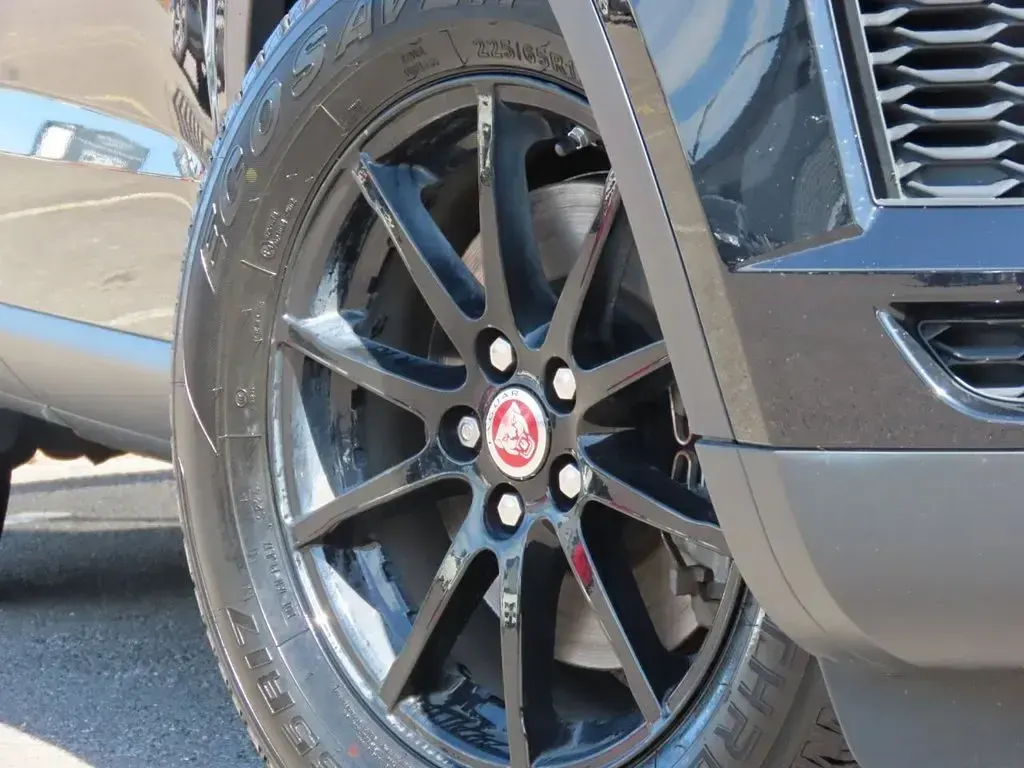 Used Jaguar E-Pace 150 HP (110 kW) 2019 Black SUV