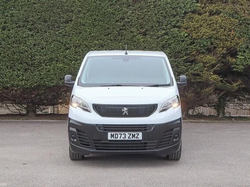 Used Peugeot Expert Premium 145 HP (106 kW) 2023 White Van