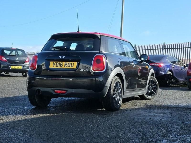Usado Mini Cooper Hatch 136 CV (100 kW) 2016 Negro Utilitario