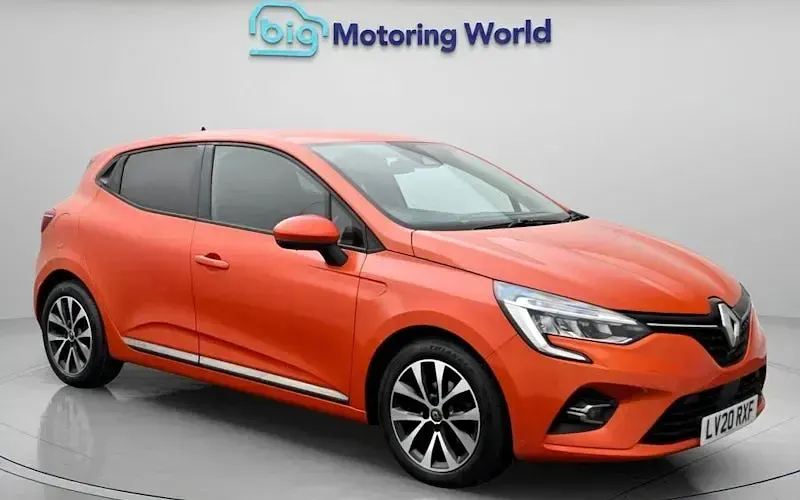 Used Renault Clio Iconic 101 HP (74 kW) 2020 Hatchback