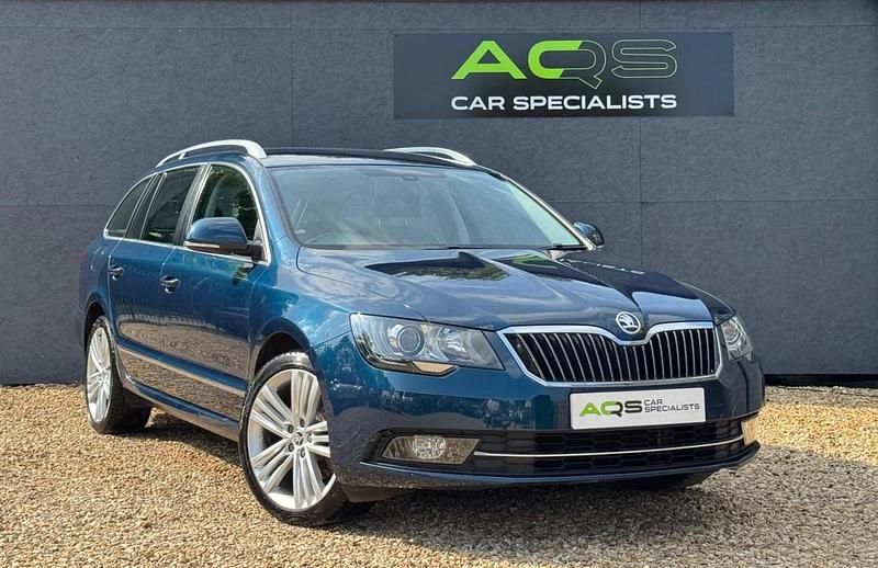 Blue Used 2015 Skoda Superb Elegance Estate | £9,495 (Fair price) - Image 1/4
