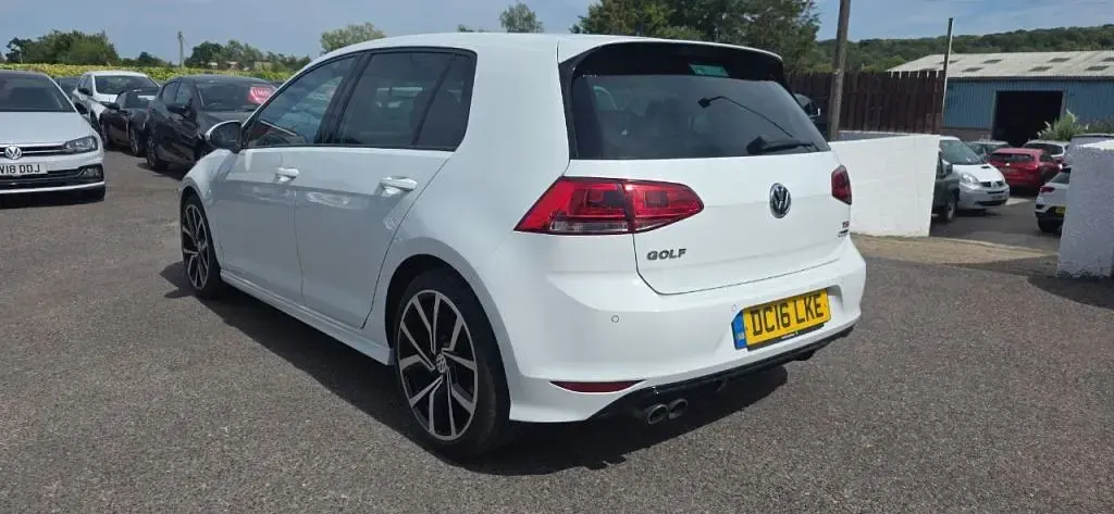 Used VW Golf VII R-line Edition 150 HP (110 kW) 2016 White Hatchback